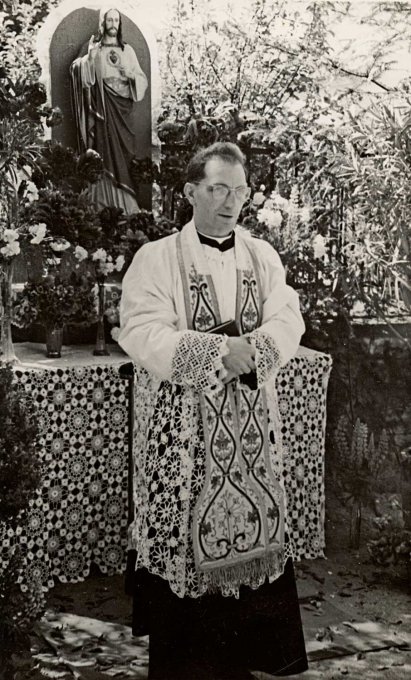 52 - L'arrivée du curé Wurth Henri le 1er juin 1958
