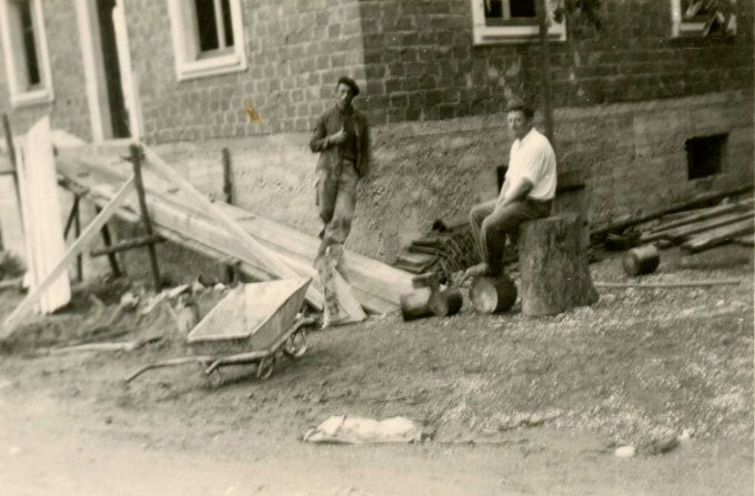 30 - La maison en construction en 1955