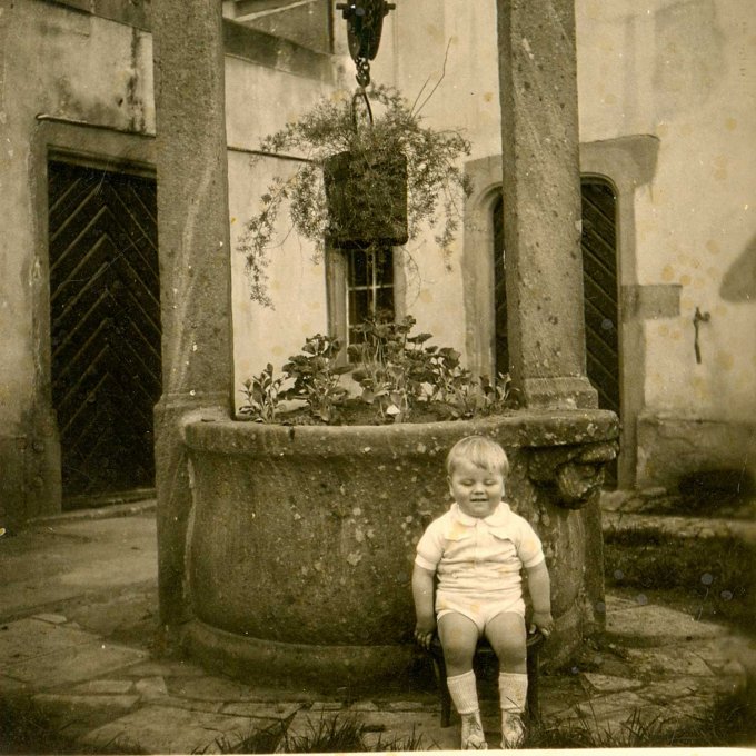 27 - Beyer Jean-Marie devant la mairie de Turckheim