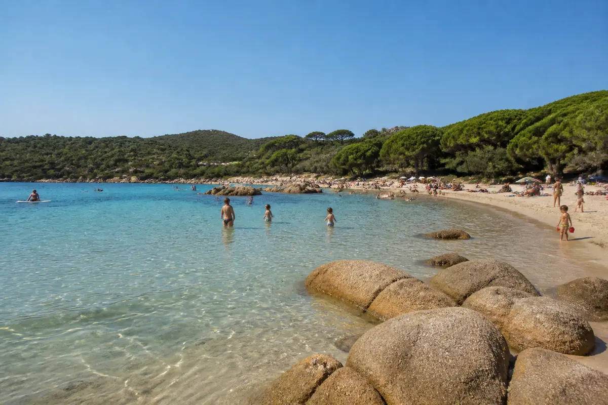Pinarellu Corsica : plage, village marin et nature